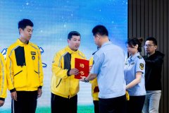 北京海淀：党建引领“尖兵团” 外卖快递小哥成