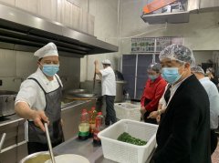 灰山港镇人大代表视察校园食物平安